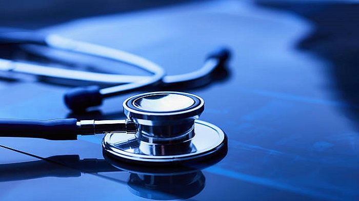 stéthoscope sur la radiographie - call center médical expert - Serenity